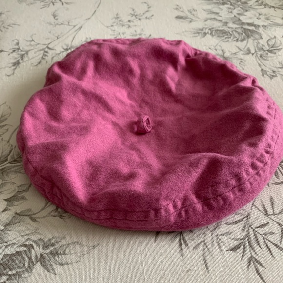 3 for $25 🛍 / Baby Gap Beret in Fuchsia 🌸 - Picture 3 of 4